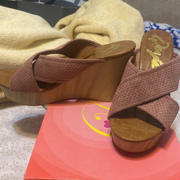 Blush pink color. New, never worn wedges. Size 8. - Picture 7 of 8